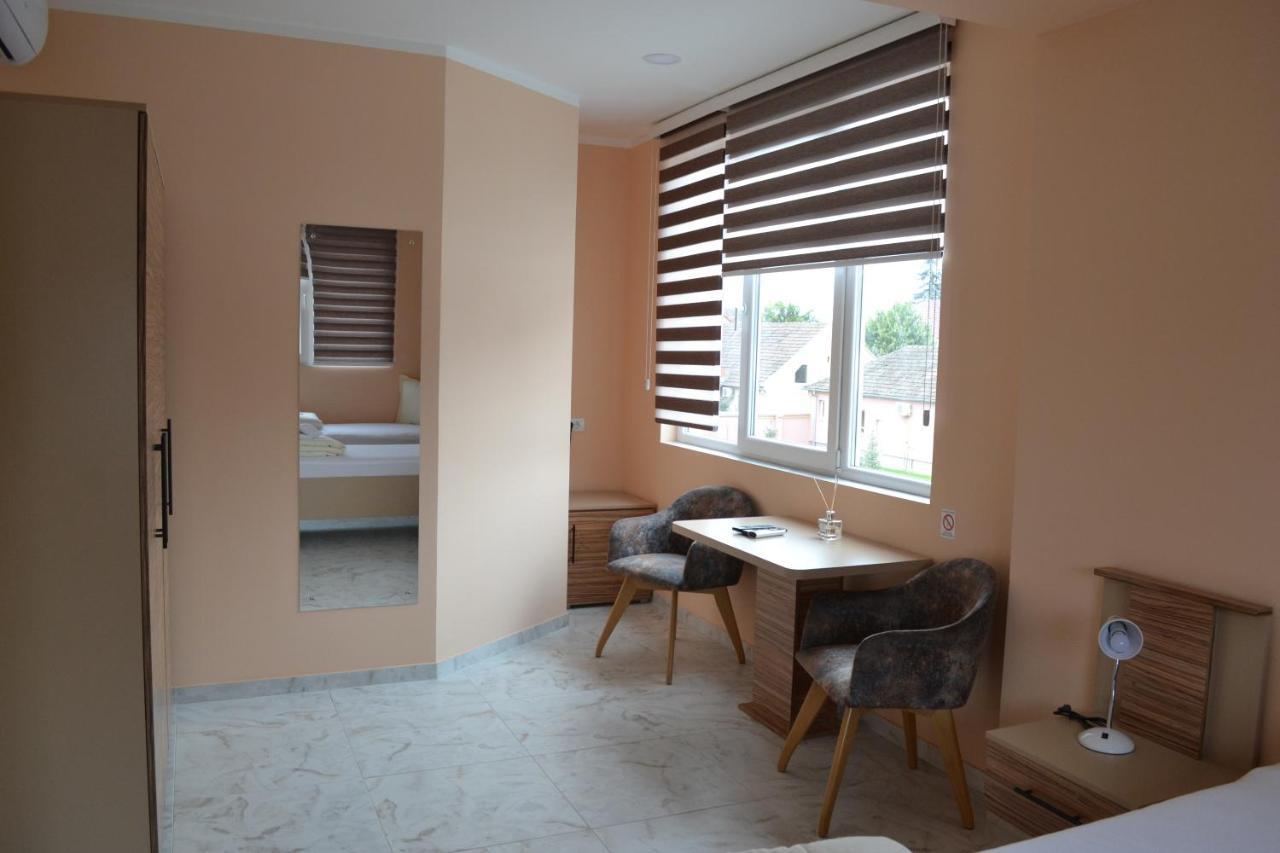 Hotel Sobe Sova Kikinda Exteriér fotografie